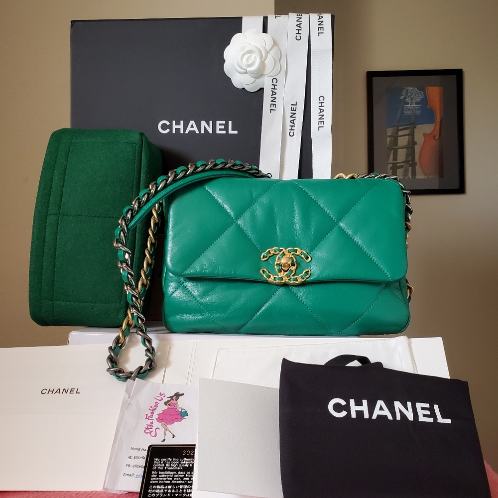 Chanel 19 flap green small medium bag